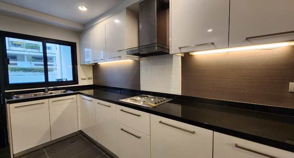 Wohnung zur Miete mit 3 Zimmer in Khlong Toei, Bangkok