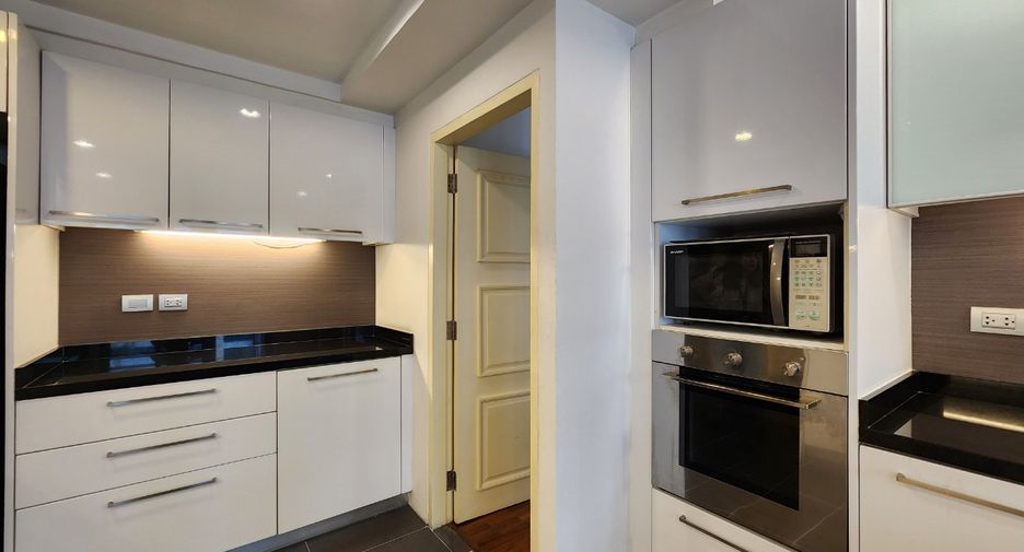 Wohnung zur Miete mit 3 Zimmer in Khlong Toei, Bangkok