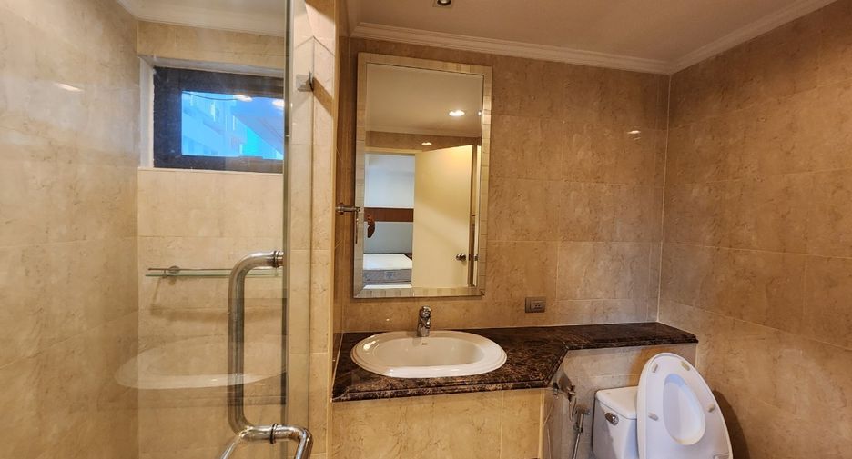 Wohnung zur Miete mit 3 Zimmer in Khlong Toei, Bangkok