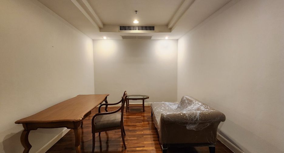 Wohnung zur Miete mit 3 Zimmer in Khlong Toei, Bangkok