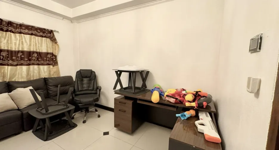 Gewerbefläche zum Kauf mit 3 Zimmer in Bang Lamung, Chonburi
