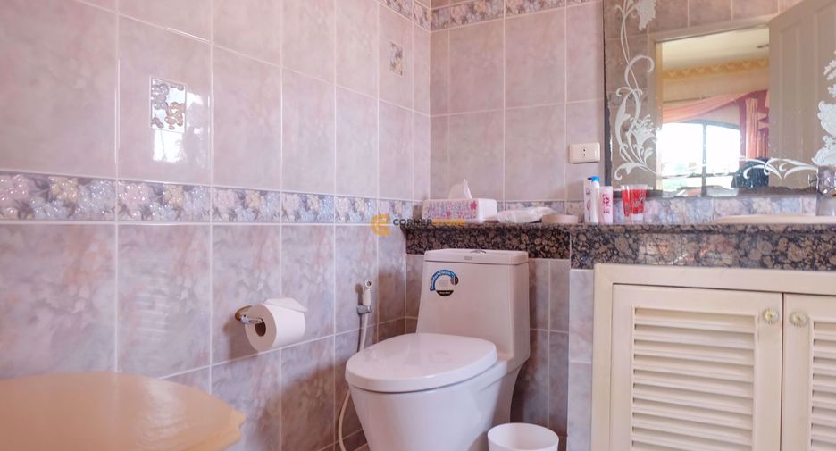 For rent 4 bedrooms house in East Pattaya, Pattaya