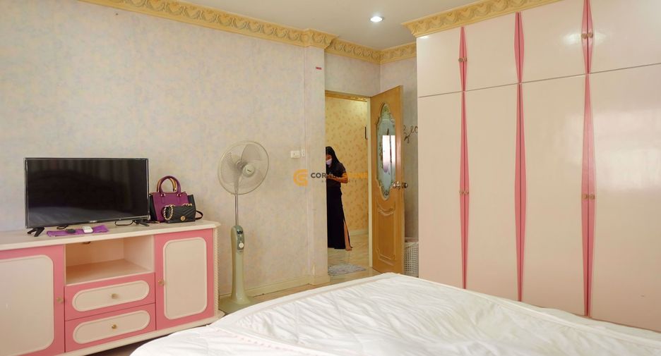 For rent 4 bedrooms house in East Pattaya, Pattaya