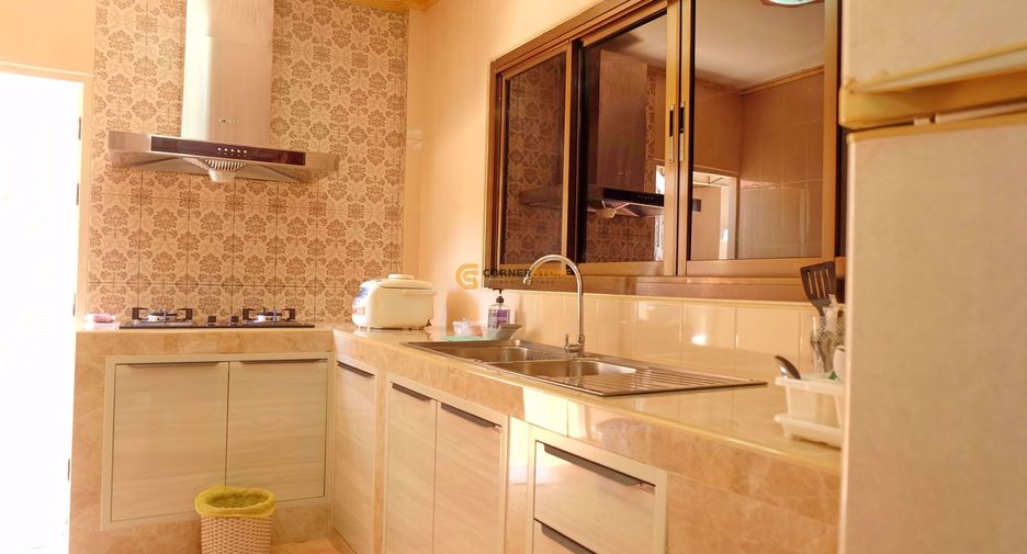 For rent 4 bedrooms house in East Pattaya, Pattaya