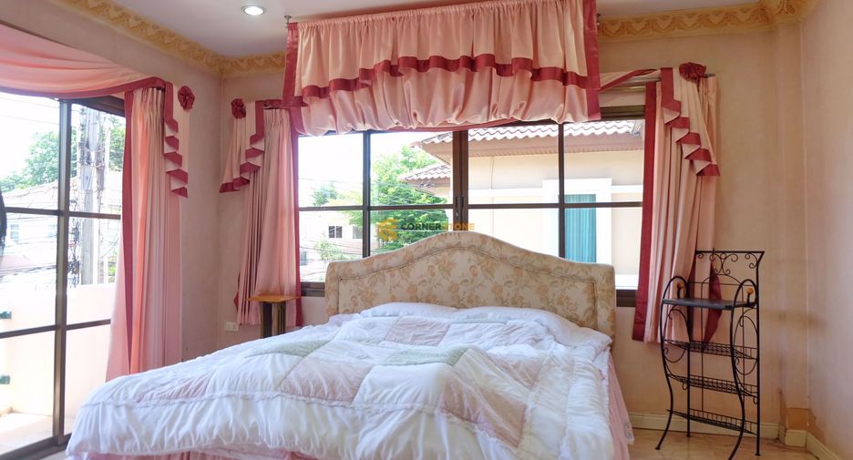 For rent 4 bedrooms house in East Pattaya, Pattaya