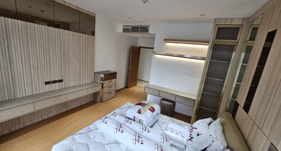 Wohnung zur Miete mit 3 Zimmer in Khlong Toei, Bangkok