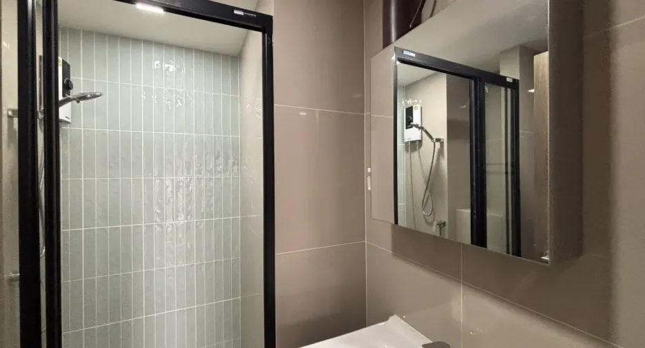 For rent studio condo in Phaya Thai, Bangkok