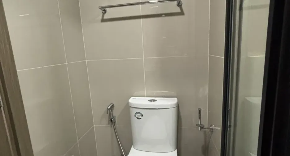 For rent studio condo in Phaya Thai, Bangkok