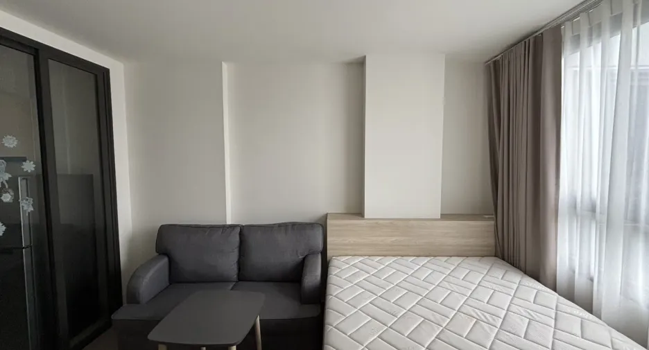For rent studio condo in Phaya Thai, Bangkok