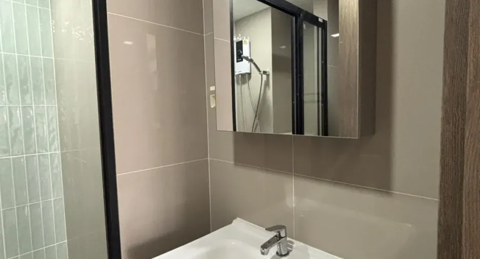 For rent studio condo in Phaya Thai, Bangkok