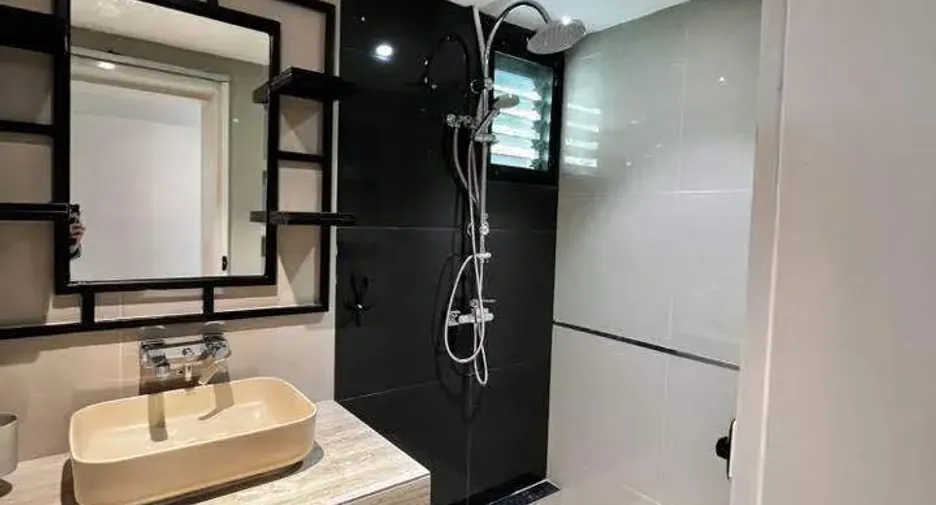 ให้เช่า 4 ห้องนอน บ้านเดี่ยว ใน วัฒนา, กรุงเทพฯ