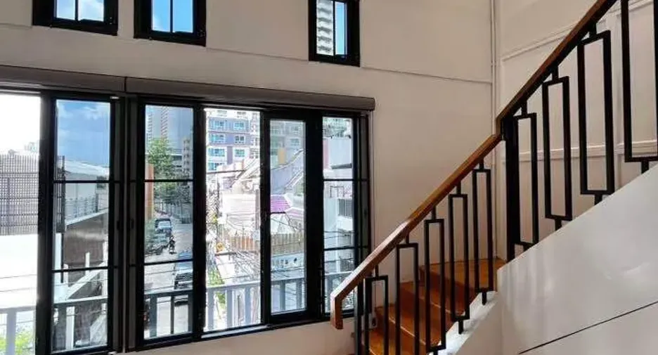 ให้เช่า 4 ห้องนอน บ้านเดี่ยว ใน วัฒนา, กรุงเทพฯ