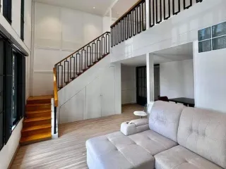 ให้เช่า 4 ห้องนอน บ้านเดี่ยว ใน วัฒนา, กรุงเทพฯ