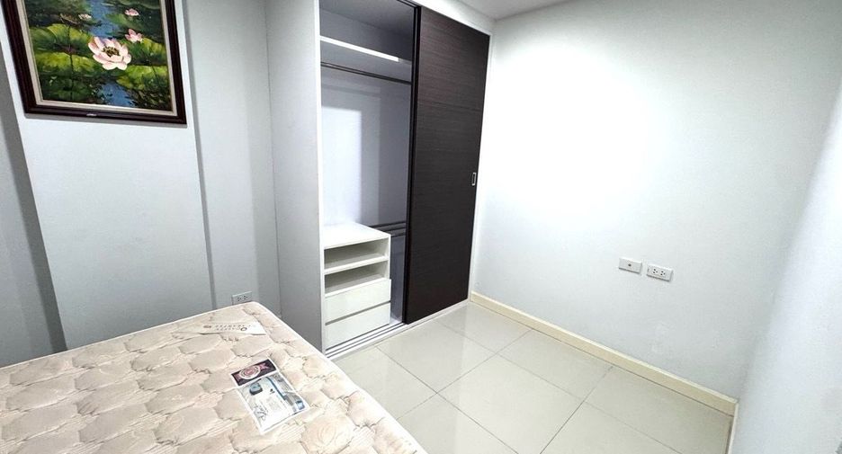For rent 3 bedrooms condo in Watthana, Bangkok