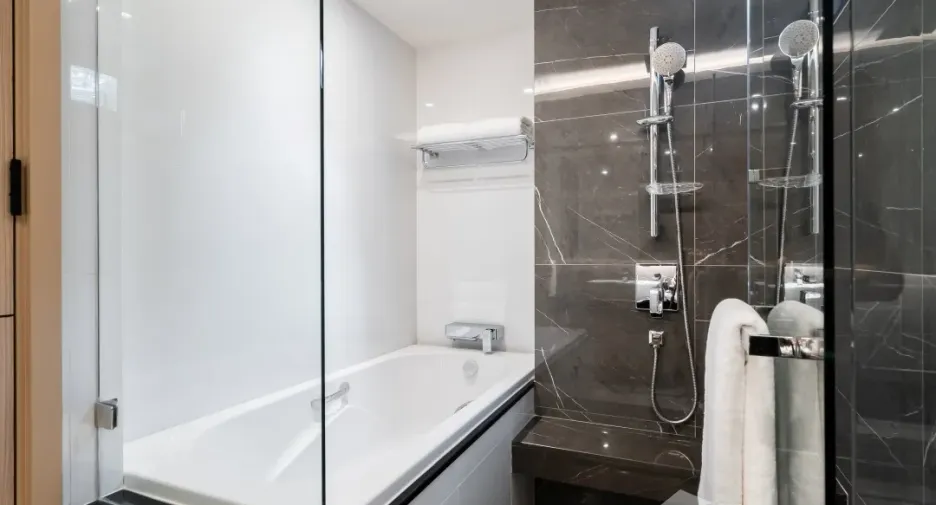For rent 2 bedrooms condo in Watthana, Bangkok