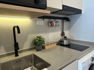 Wohnung zur Miete mit Studio in Khlong Toei, Bangkok