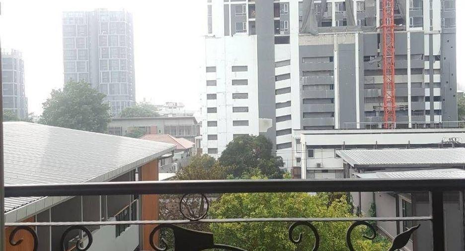 À louer 2 chambres condo à Watthana, Bangkok