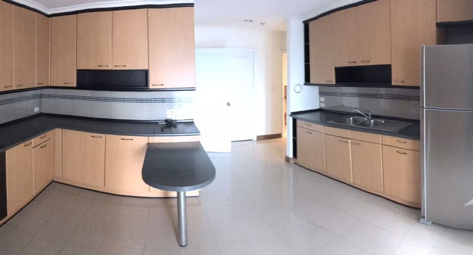 À vendre et à louer 3 chambres condo à Watthana, Bangkok