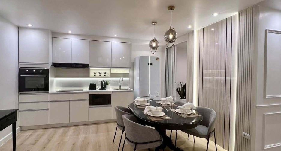 For rent 2 bedrooms condo in Yan Nawa, Bangkok