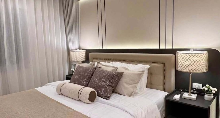 For rent 2 bedrooms condo in Yan Nawa, Bangkok