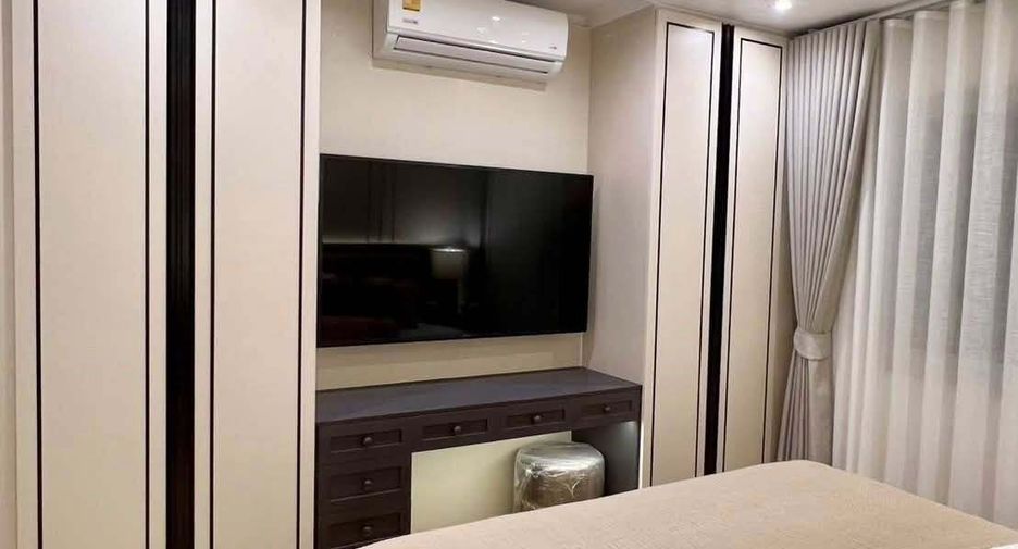 For rent 2 bedrooms condo in Yan Nawa, Bangkok