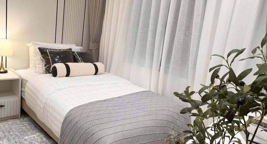 For rent 2 bedrooms condo in Yan Nawa, Bangkok
