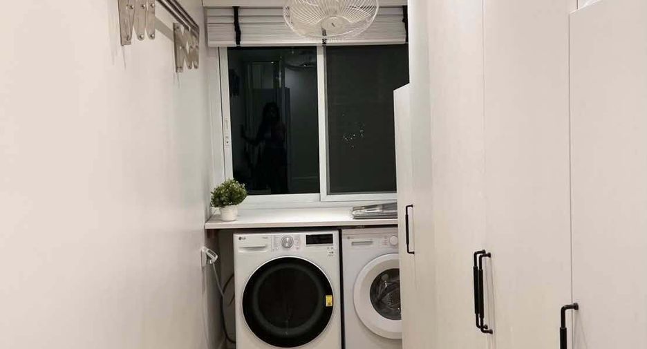 For rent 2 bedrooms condo in Yan Nawa, Bangkok