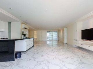 For sale 4 bedrooms condo in Khlong Toei, Bangkok