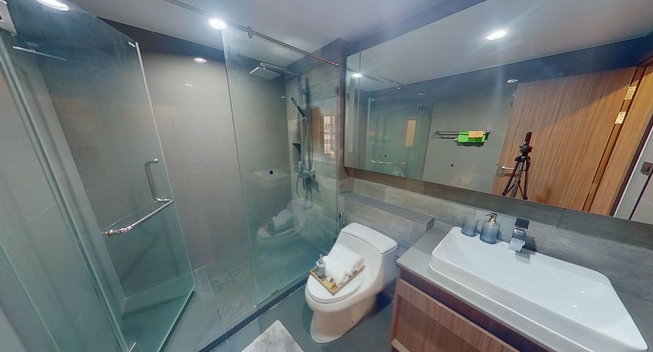 For sale and for rent 2 bedrooms condo in Sathon, Bangkok