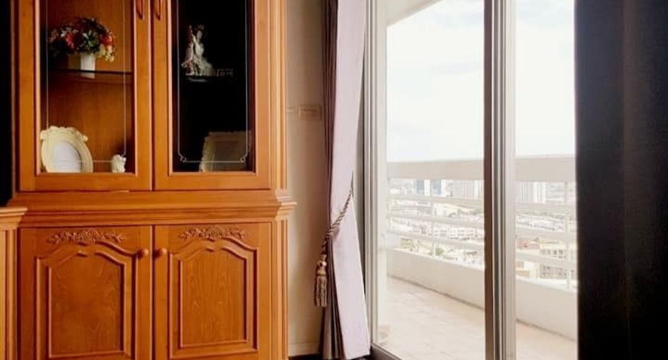 For sale and for rent 2 bedrooms condo in Bang Na, Bangkok