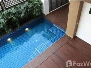 Casa en alquiler de 4 habitaciones en Khlong Toei, Bangkok