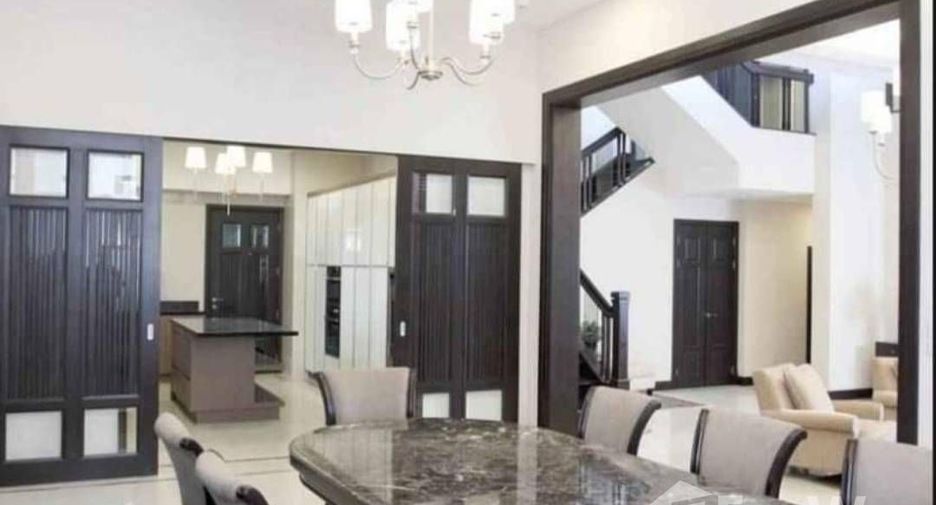Casa en alquiler de 4 habitaciones en Khlong Toei, Bangkok