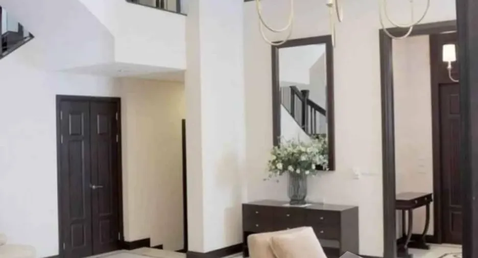 Casa en alquiler de 4 habitaciones en Khlong Toei, Bangkok