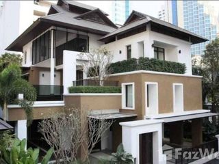 Casa en alquiler de 4 habitaciones en Khlong Toei, Bangkok