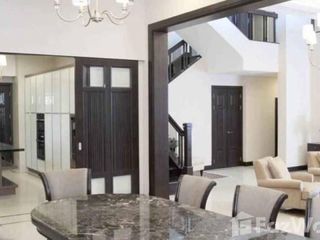 Casa en alquiler de 4 habitaciones en Khlong Toei, Bangkok