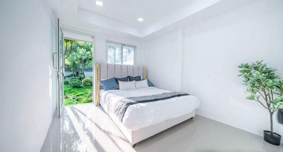 For sale 5 bedrooms house in East Pattaya, Pattaya