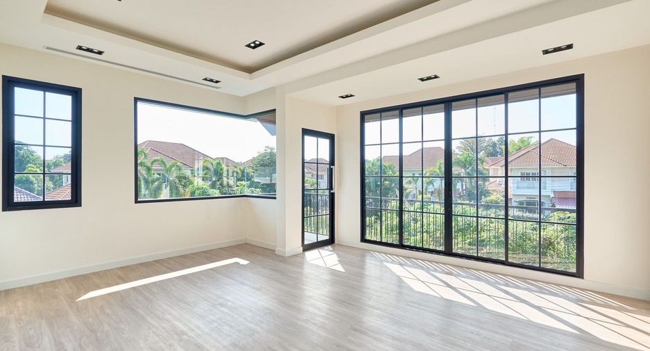 For sale 4 bedrooms house in San Sai, Chiang Mai