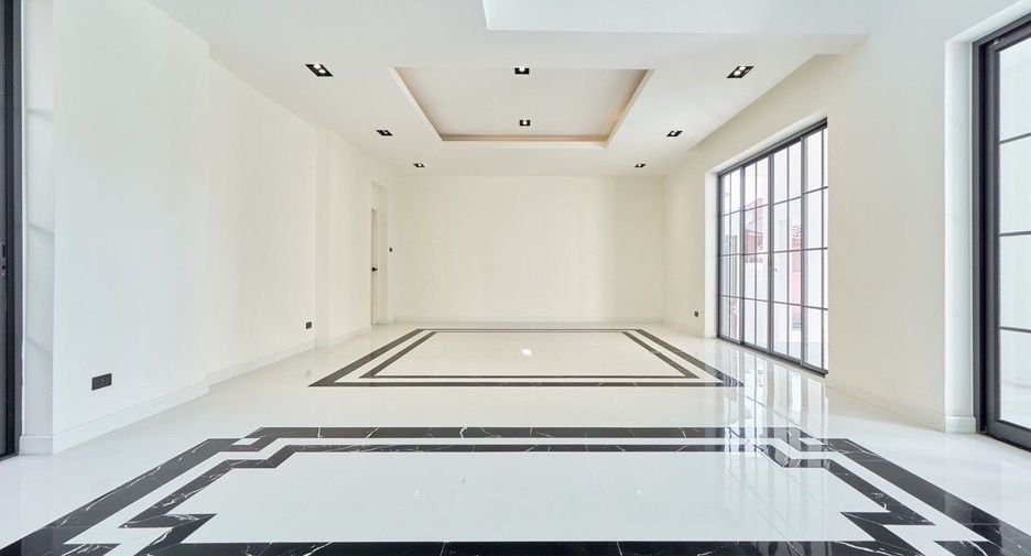 For sale 4 bedrooms house in San Sai, Chiang Mai