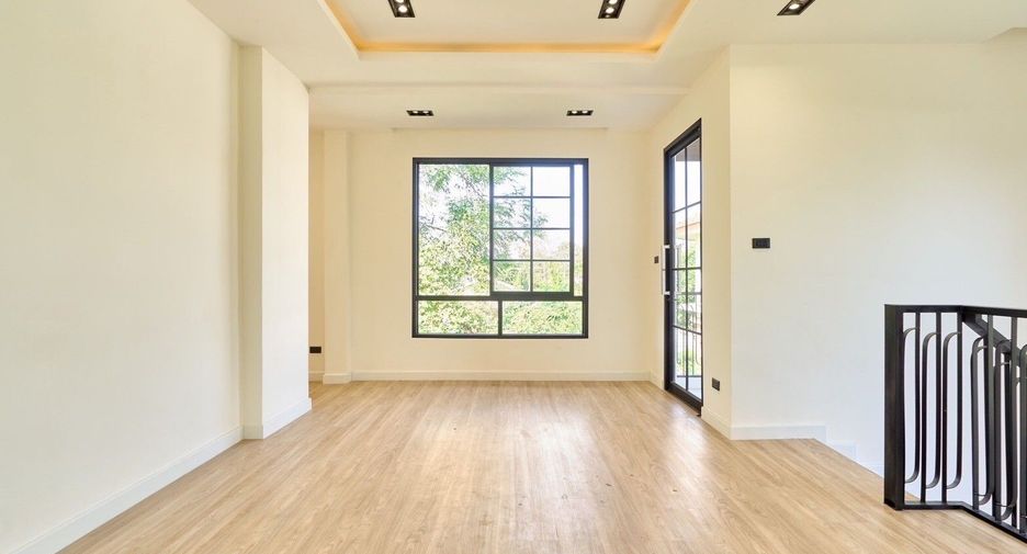 For sale 4 bedrooms house in San Sai, Chiang Mai