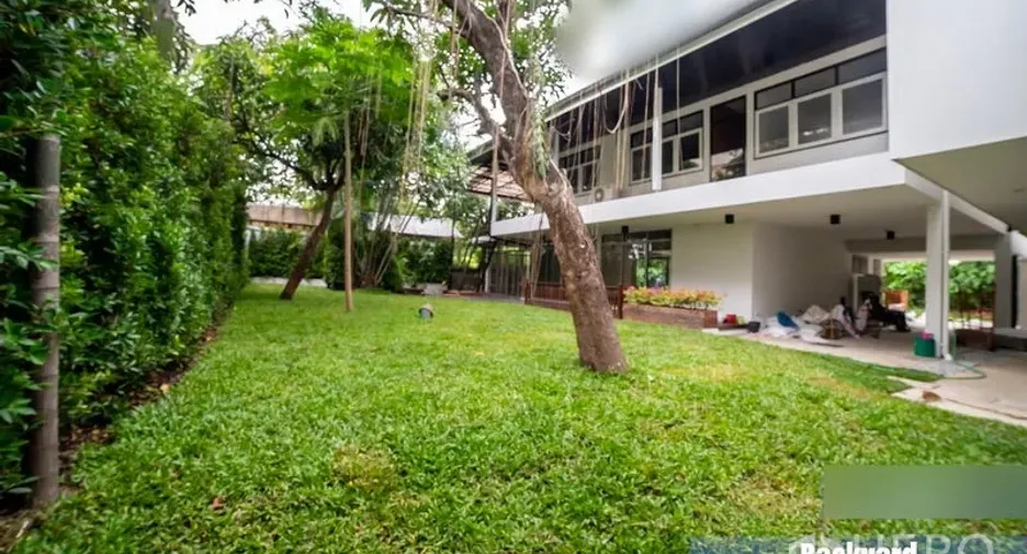 For rent studio house in Khlong Toei, Bangkok