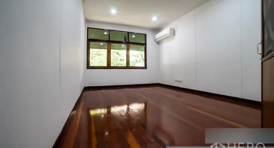 For rent studio house in Khlong Toei, Bangkok