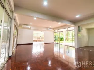 For rent studio house in Khlong Toei, Bangkok