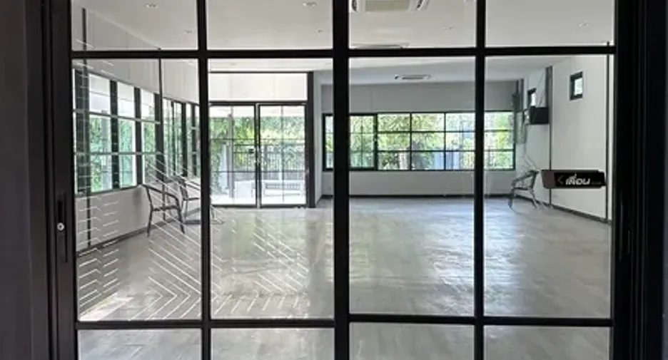 For rent studio house in Khlong Toei, Bangkok