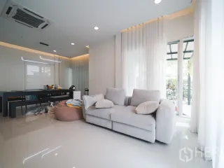 出租 和 出售 3 卧室 独立屋 在 Saphan Sung, 曼谷