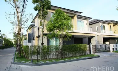 Casa en alquiler y en venta de 3 habitaciones en Bang Na, Bangkok