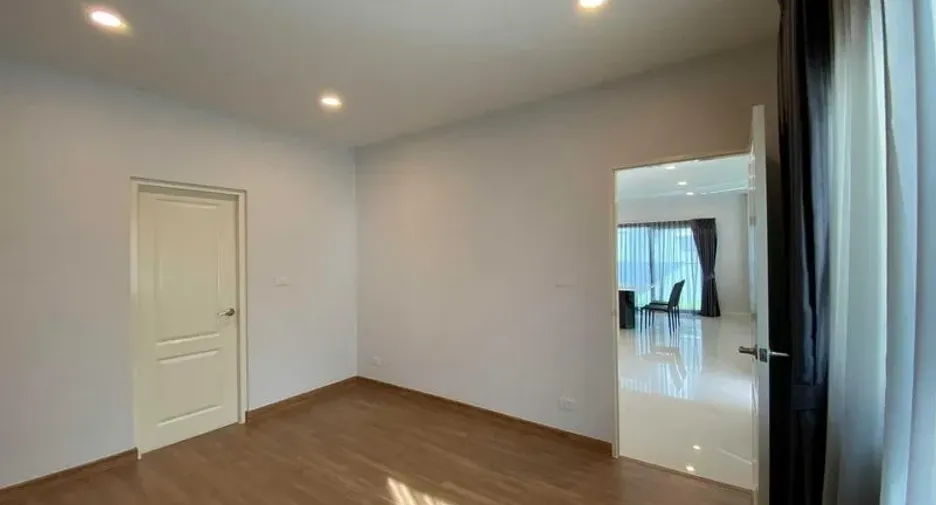 For rent 4 bedrooms house in Don Mueang, Bangkok