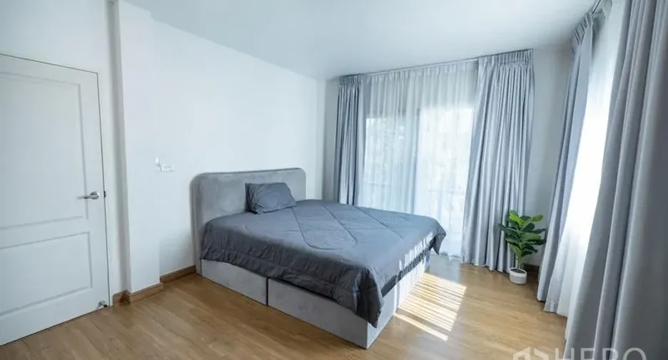 For rent and for sale 4 bedrooms house in Prawet, Bangkok