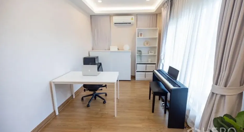 For rent and for sale 4 bedrooms house in Prawet, Bangkok