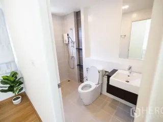 Haus zur Miete und zum Kauf mit 4 Zimmer in Prawet, Bangkok