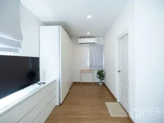 Haus zur Miete und zum Kauf mit 4 Zimmer in Prawet, Bangkok